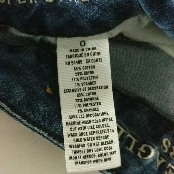 American Eagle Distressed Denim Super Stretch Medium Wash Shorts - size 0 - Picture 4 of 7